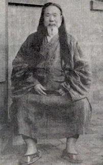 来果禅师禅七开示录 工夫上有一点放下来,就是一点空档子,生死就从这里冒出来