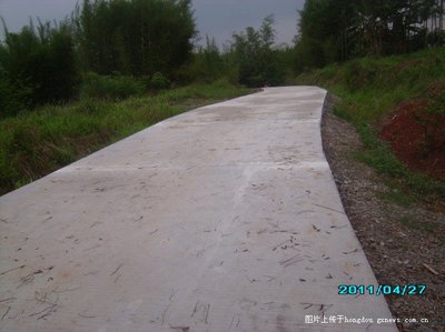 藤县三益这么多乐善好施为建路捐成千上万的村民,请看PP-红豆社区